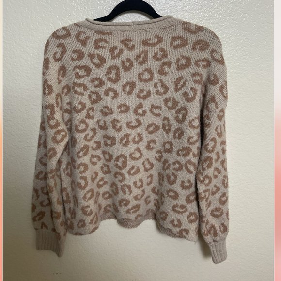 ⭐️ Leopard Fuzzy Comfy Lounge Hipster Hippie Chic Cheetah Cat Sweater Pullover - Picture 4 of 4